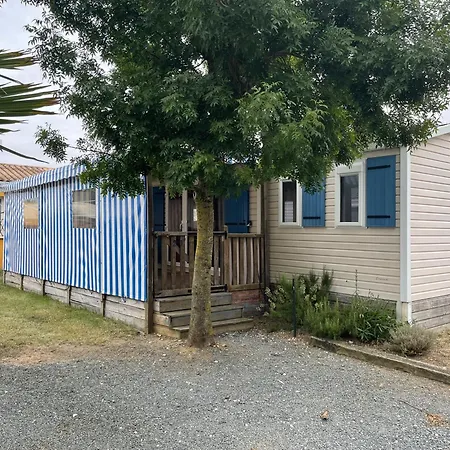 Mobil-home Dans Famillial Proche De Chatelaillon-plage 호텔 *